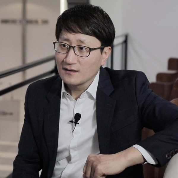ARIEL KIM